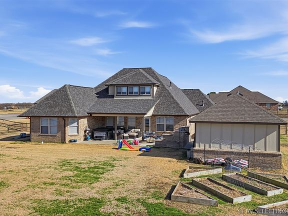4th image of 13902 N 59th East Ave