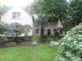 9934 Creekwood Trl, Springfield Township, MI