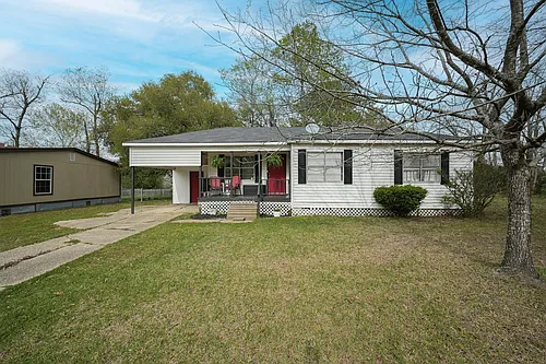 1403 Aaron St Photo 1