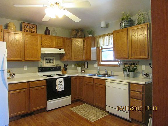 3rd image of 211 N Carmel St