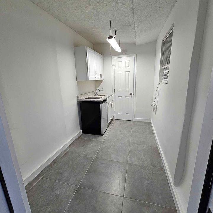 1st image of 2000 NW 28th St #1