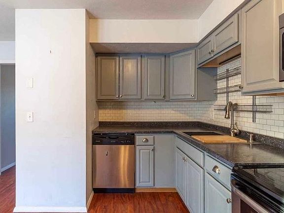 2nd image of 1901 Thurston Ave APT 1