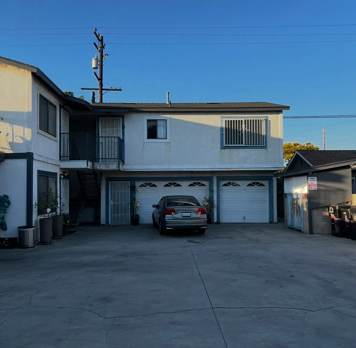 2 bed, 800 sqft, $2,200 — Photo 1