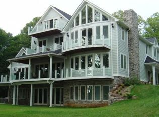 530 Periwinkle Rd, Moneta, VA 24121