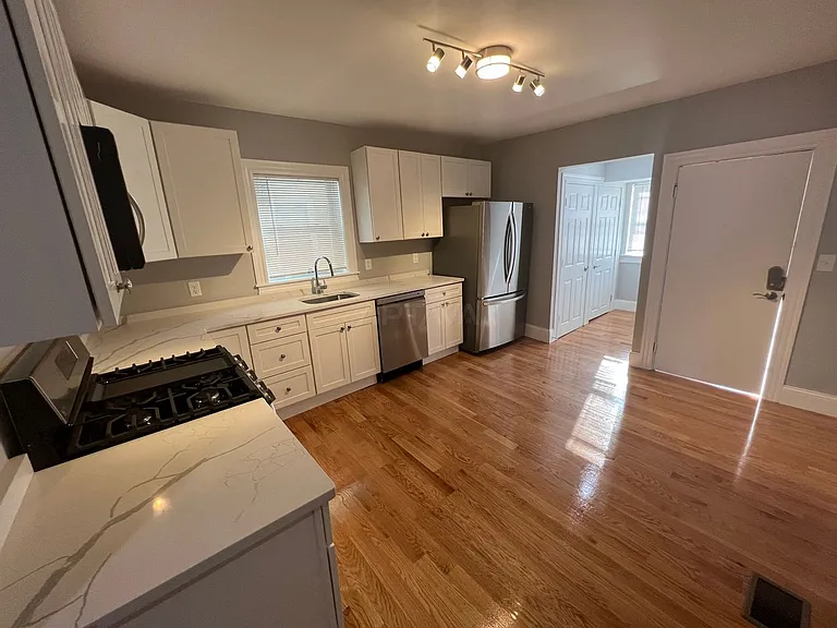 366 Highland Ave #1 — Photo 30