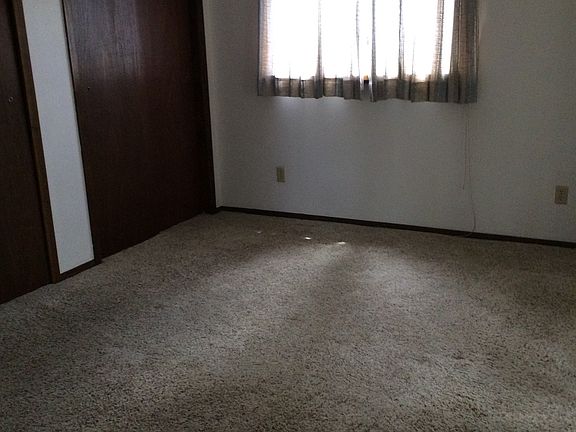2nd image of 410 Mora Ln