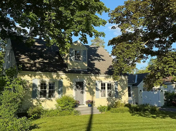 124 Lincoln Ave, Altamont, NY 12009