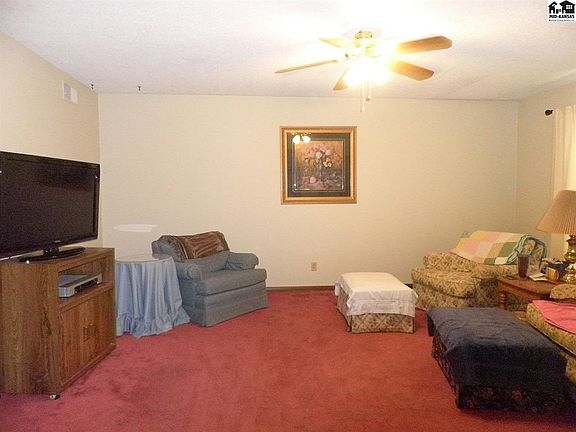 3rd image of 3 Williamson Dr