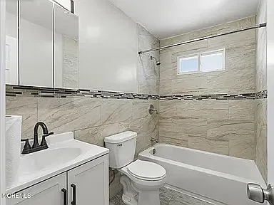 3 bed, 850 sqft, $2,400 — Photo 4