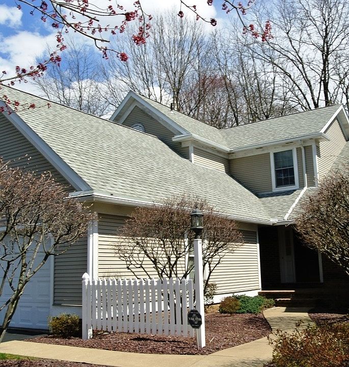 2nd image of 40 The Ledges Unit B