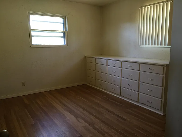 530 NW Irving St — Photo 7