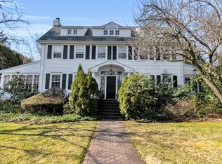945 Edgewood Ave, Pelham, NY 10803