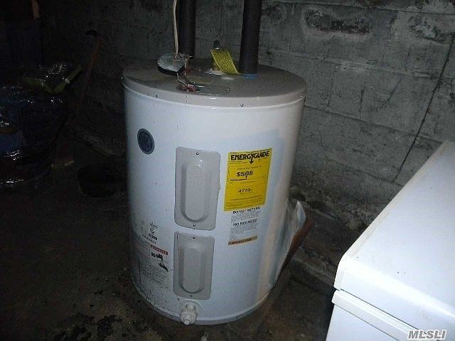 2nd image of 25 Jackson St