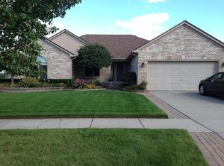 48208 Century Dr, Macomb, MI 48044