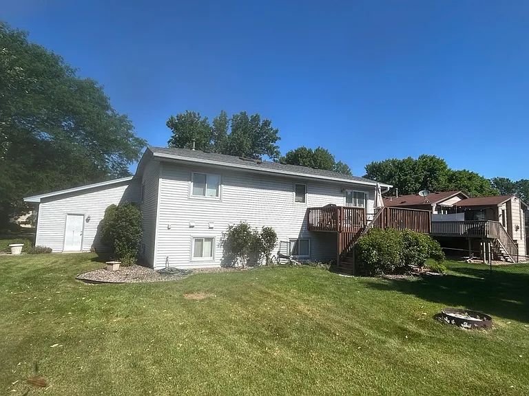 9502 Teakwood Ln N — Photo 2