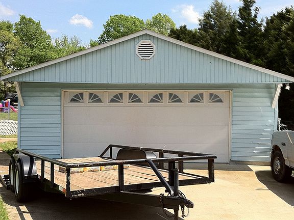 Detached Garage