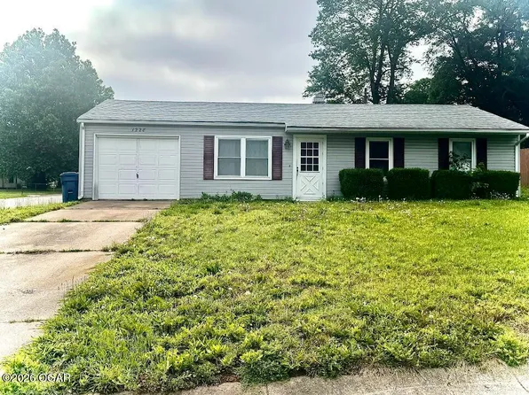 1228 Harrington Ave, Carthage, MO 64836