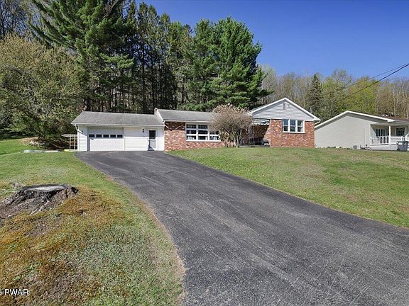 2nd image of 1843 Parkway Dr