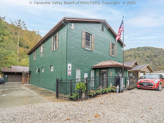 2nd image of 520 Campbells Creek Dr