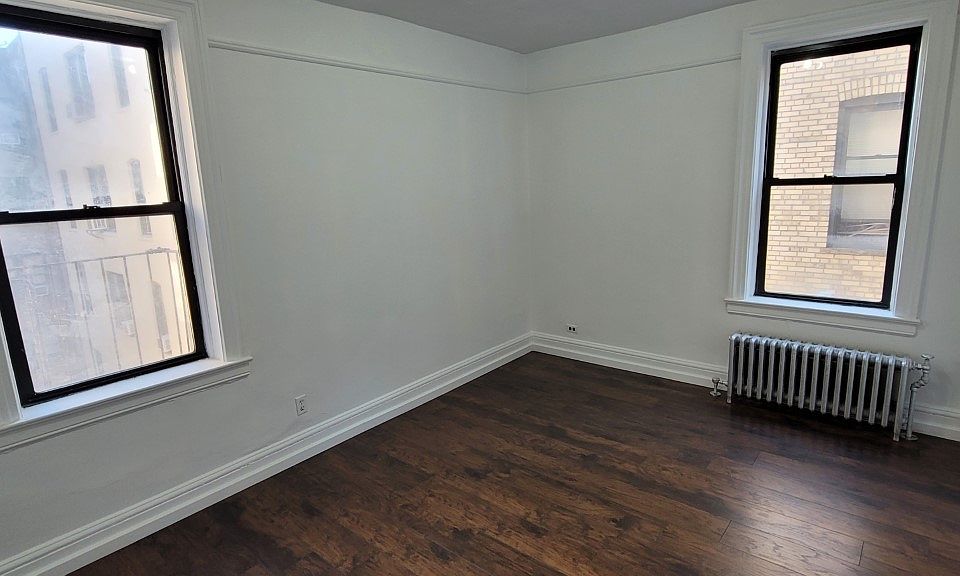 2nd image of 2815 34th St APT 1A