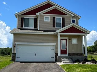 531 Spruce St N, Cambridge, MN 55008