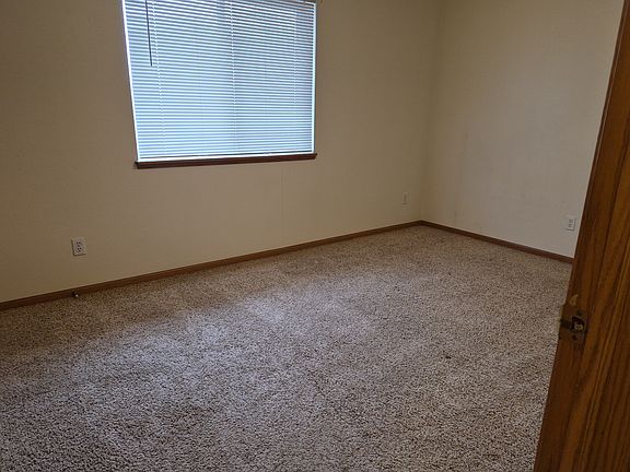 5th image of 3517 Queen Dr SW APT 7