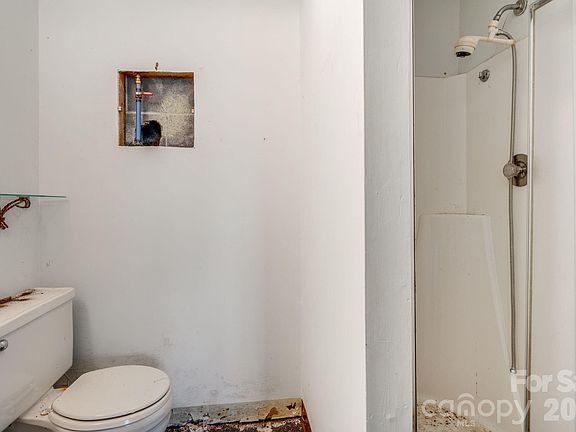 20th image of 770 Echo Hill Dr