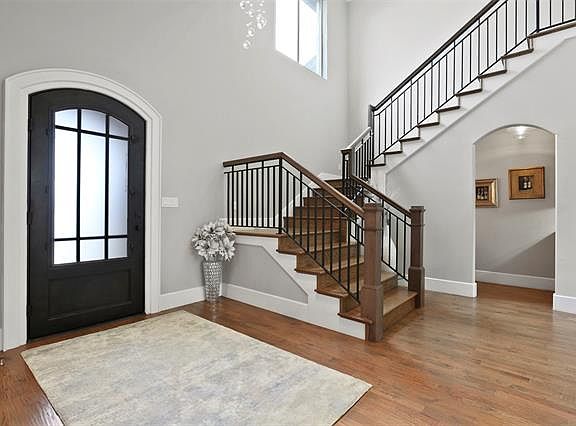 5th image of 2704 Lake Shore Dr