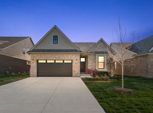 5944 Willow Grove Dr, Troy, MI