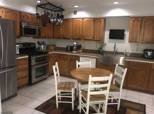 5 Winding Brook Rd #103, Hamburg, NJ 07419