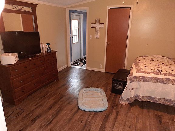 4th image of 144 Skyland Dr