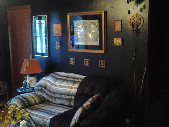 3rd image of 131 Lynette Dr