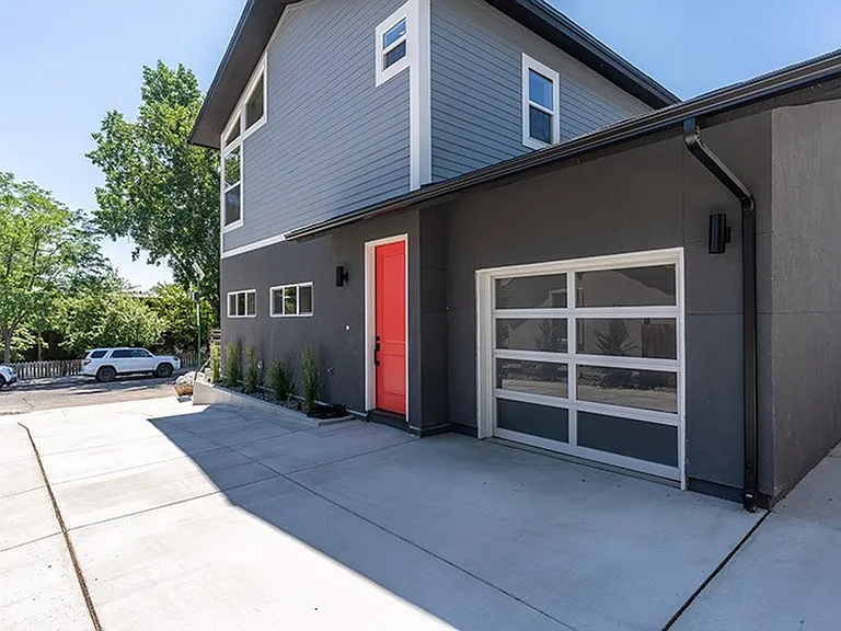 809 Forest St — Photo 3
