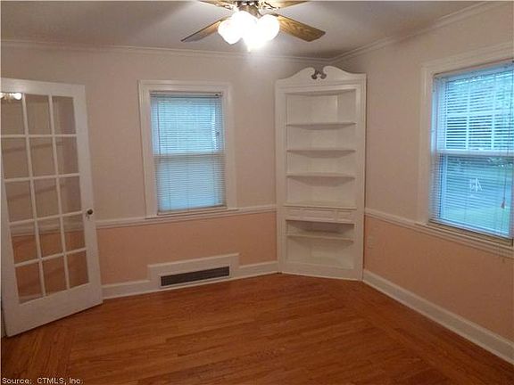 3rd image of 70 Jaenicke Ln