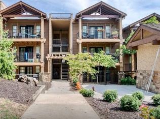 4727 Jarboe St, Kansas City, MO 64112