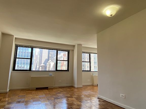 4th image of 310 W 55th St #14N