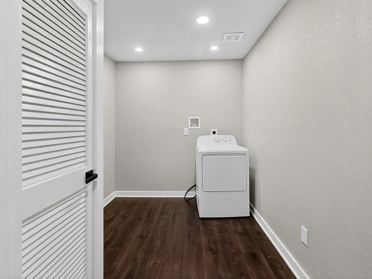 428 Van Molan St — Photo 19