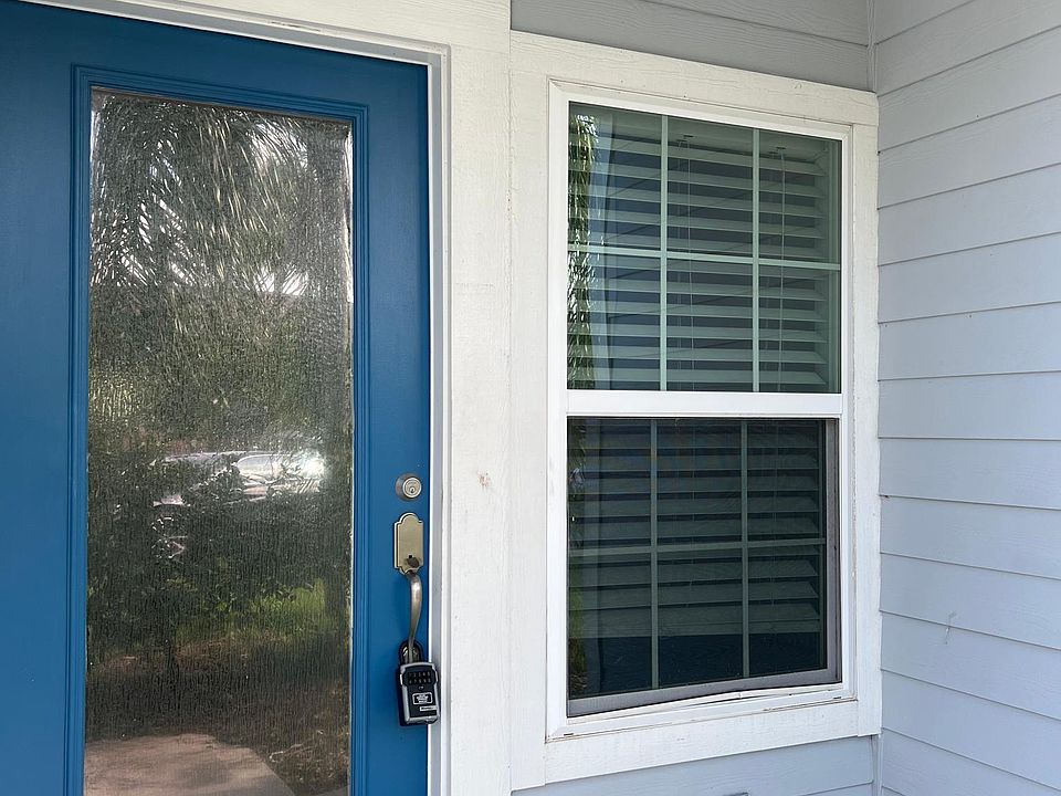 1st image of 822 S 4th Ave
