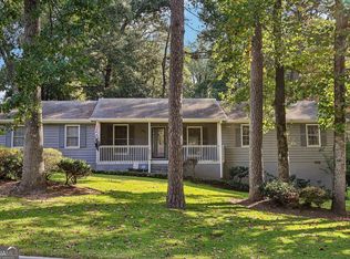 3256 Village Glen Trl, Snellville, GA 30039