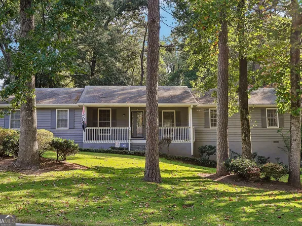 3256 Village Glen Trl, Snellville, GA 30039