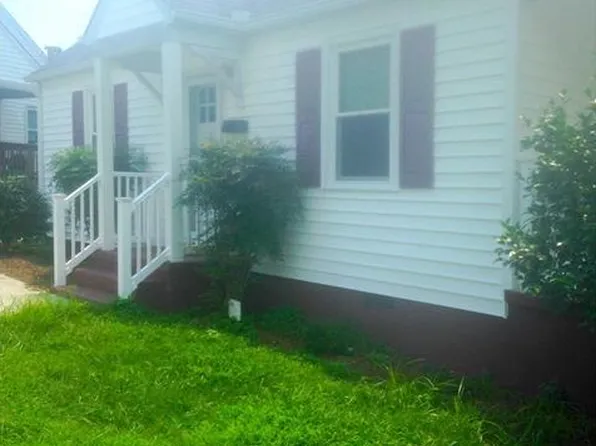 9 Pickett Ct, Blackstone, VA 23824