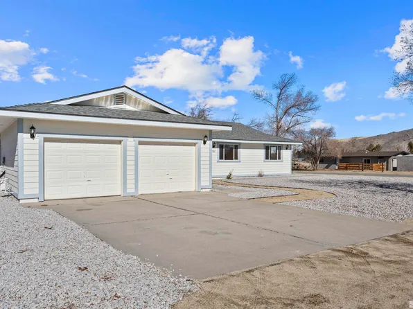 750 Koontz Ln, Carson City, NV 89701