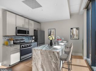 1601 Cherry St #12, Philadelphia, PA 19103