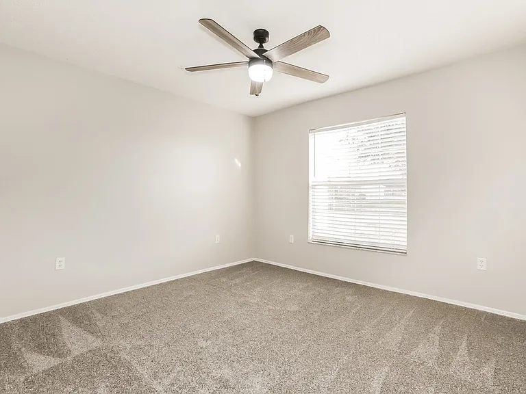 2324 Sunset Pointe Dr — Photo 10