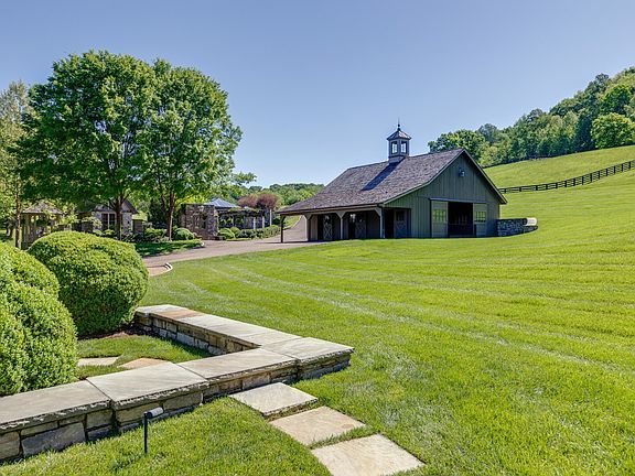 12th image of 5476 Leipers Creek Rd