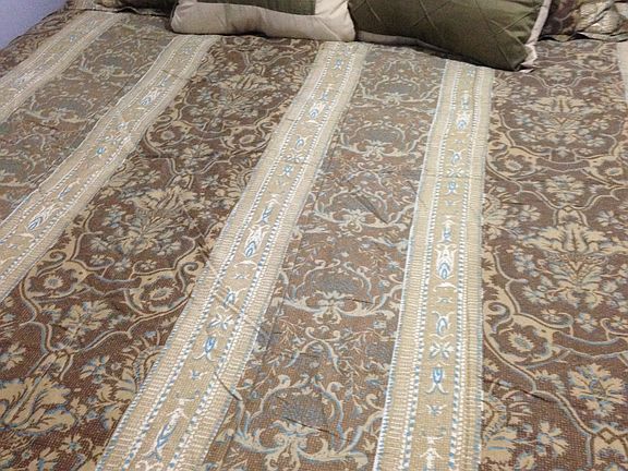 2nd bedroom queen size bed