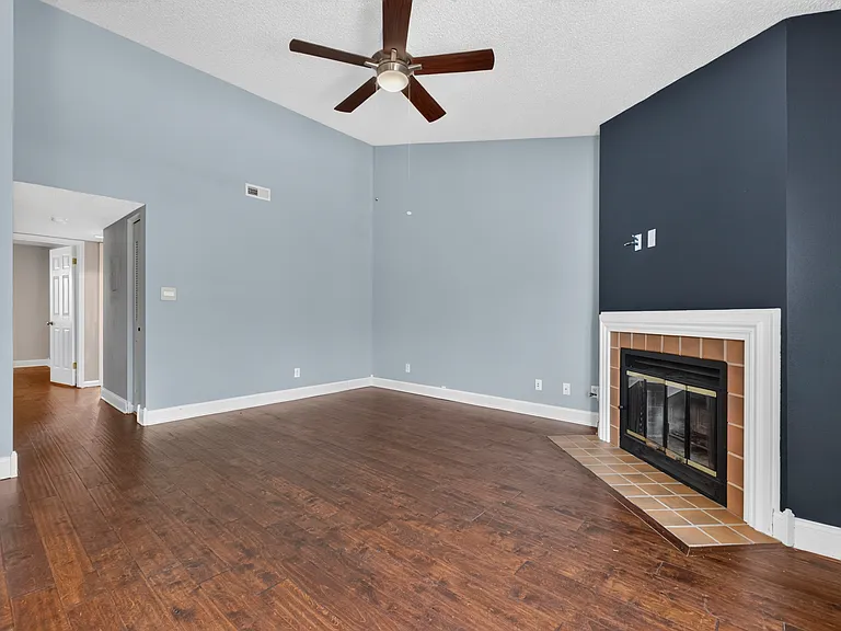 8955 Wrenwood Ln — Photo 4