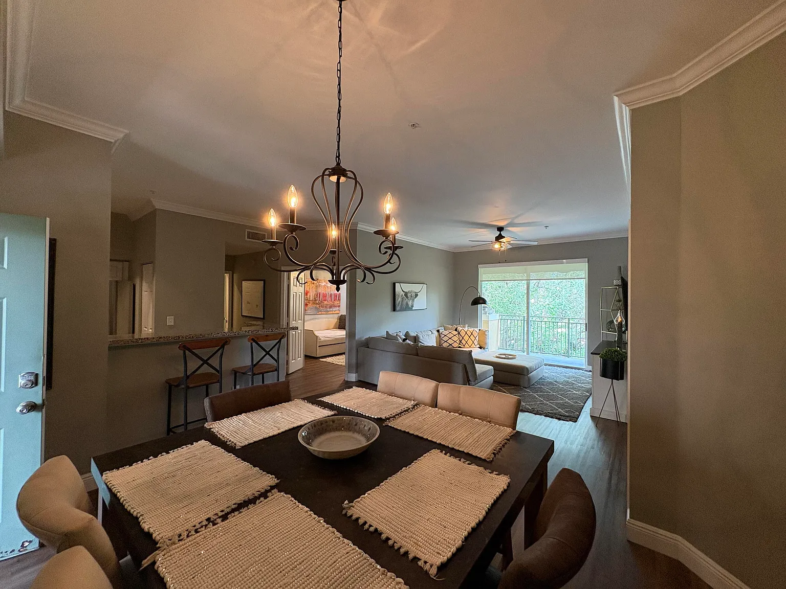 3 bed, 2.0 bath, 1479 sqft, $5,500 — Photo 4