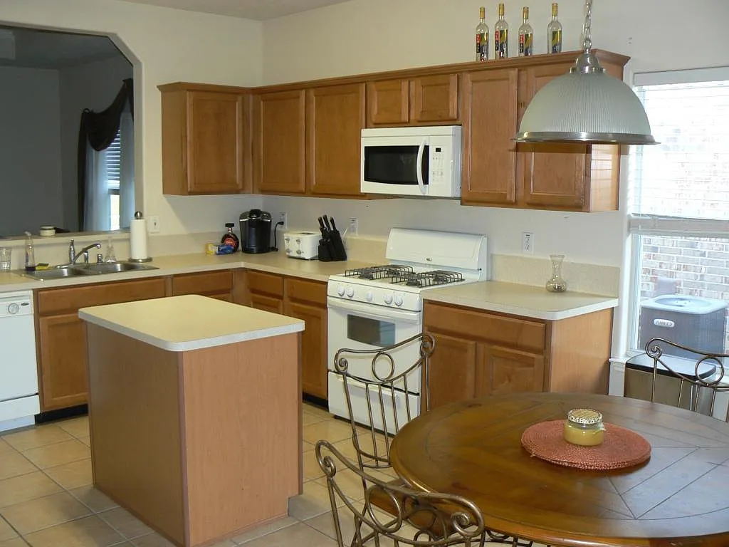 24123 Courtland Oaks — Photo 2