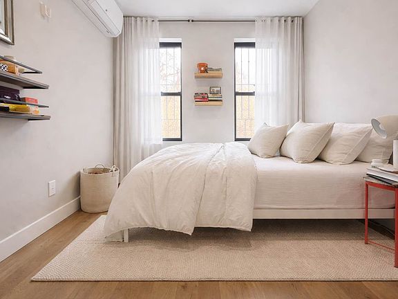 4th image of 119 Boerum St APT 2L